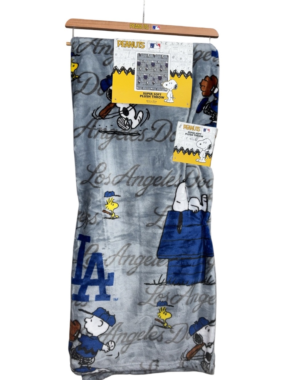 Peanuts Gray & Blue Los Angeles Plush Throw Blanket